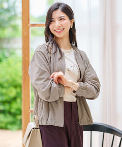 ベージュ