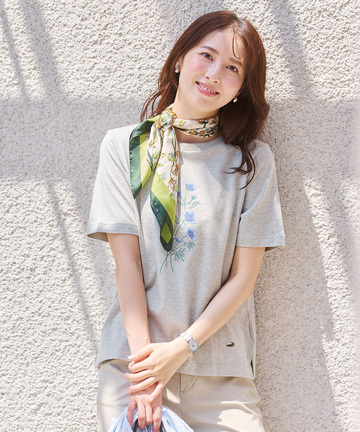 コスモス プリント Tシャツ