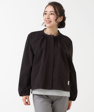 ギャザーデザイン ノーカラー ブルゾン【手洗いOK】