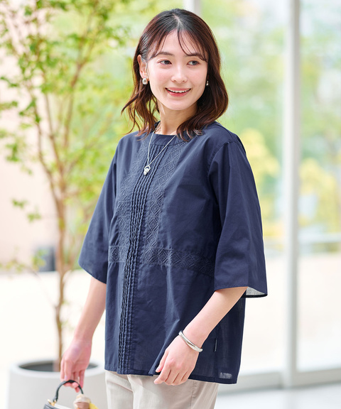 ピンタック 刺繍 ブラウス【オンラインショップ・一部店舗限定】