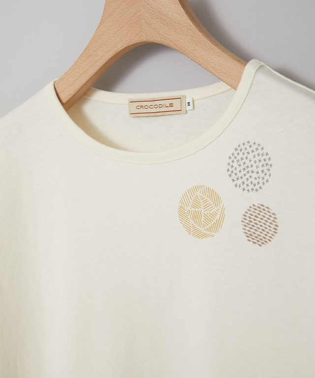 ブローチプリント 半袖 Tシャツ