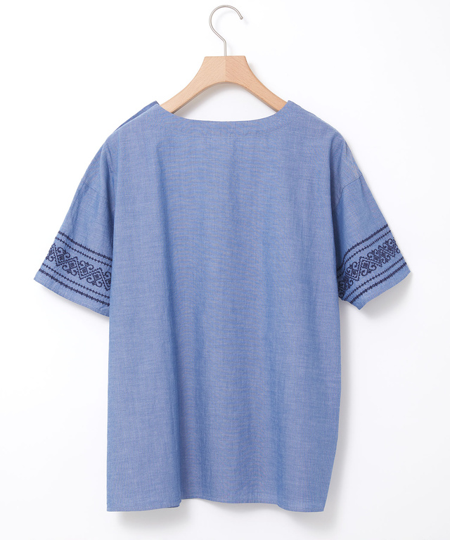 袖刺繍 プルオーバー ブラウス【オンラインショップ限定】