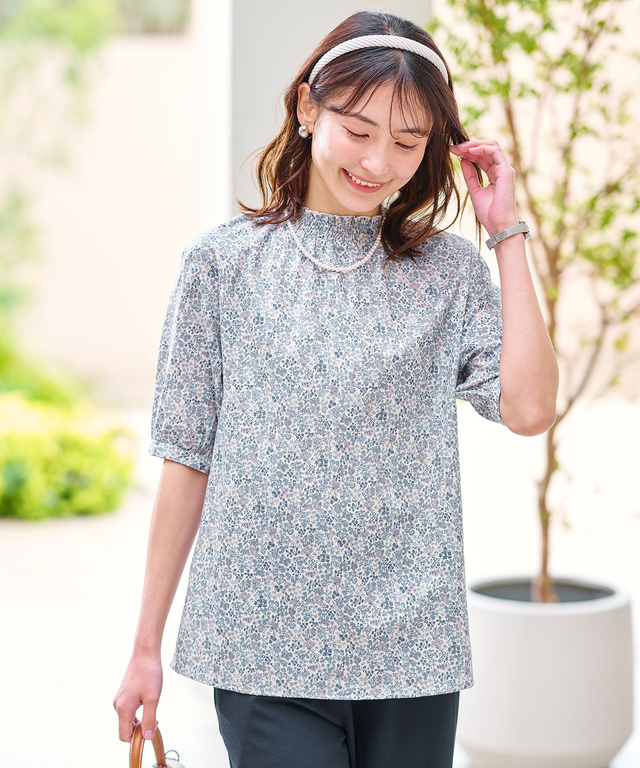 小花柄 シャーリング ブラウス【オンラインショップ・一部店舗限定】