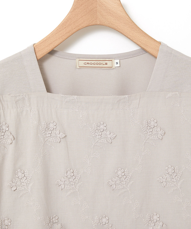 花柄刺繍 ドッキング プルオーバー