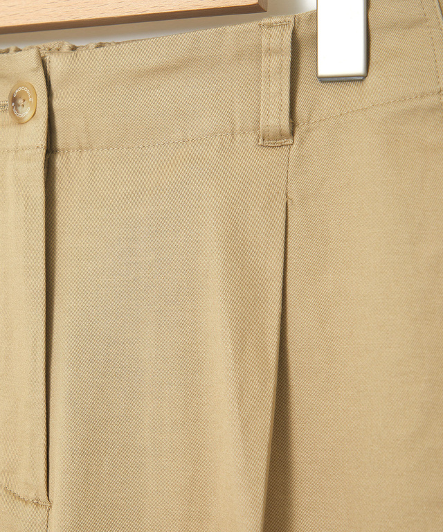 センタープレス タック パンツ