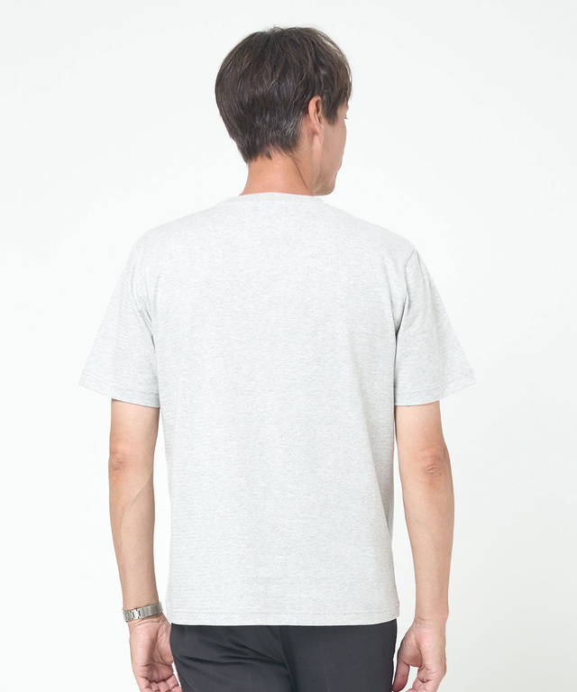 ロゴ モチーフ デザインTシャツ