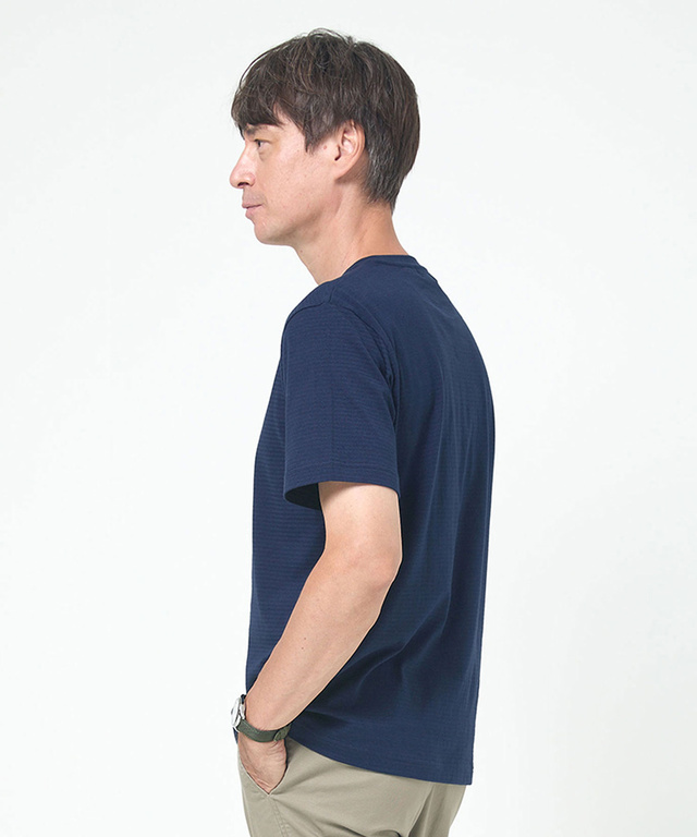 ロゴ モチーフ デザインTシャツ