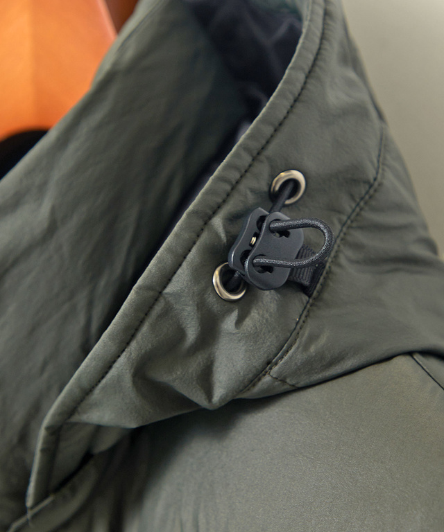 フード付き  スタンドカラー ダウンジャケット