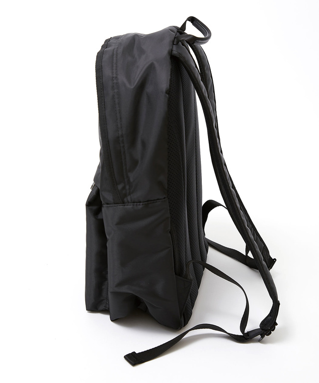 ダブルポケット デザイン リュック