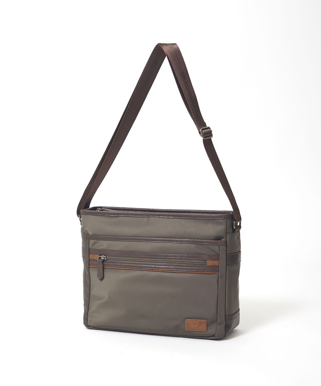 ナイロン フロントポケット ショルダーバッグ