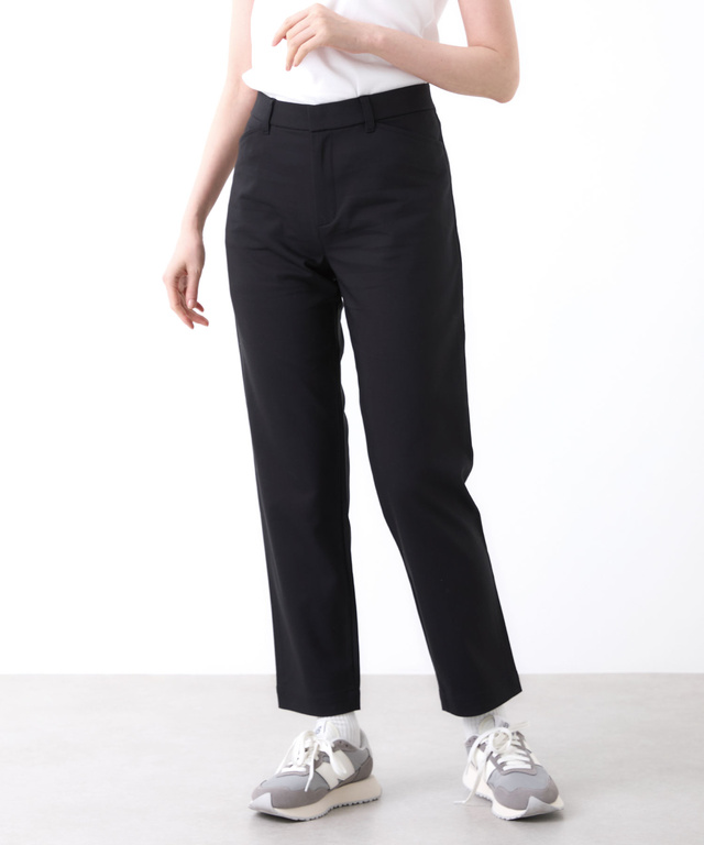 ストレッチ テーパードパンツ
