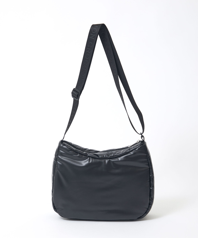 ロゴ刺繍 パデッド ショルダーバッグ